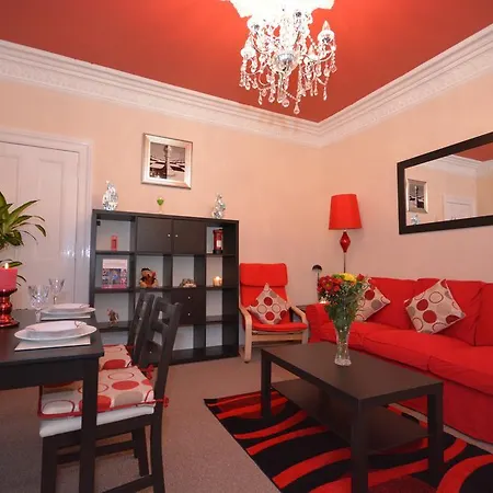 Wallace Apartment Stirling Room photo