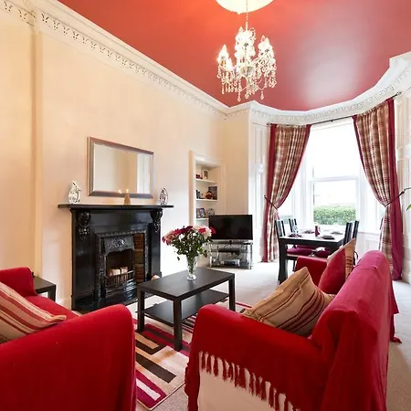 Wallace Apartment Stirling Room photo